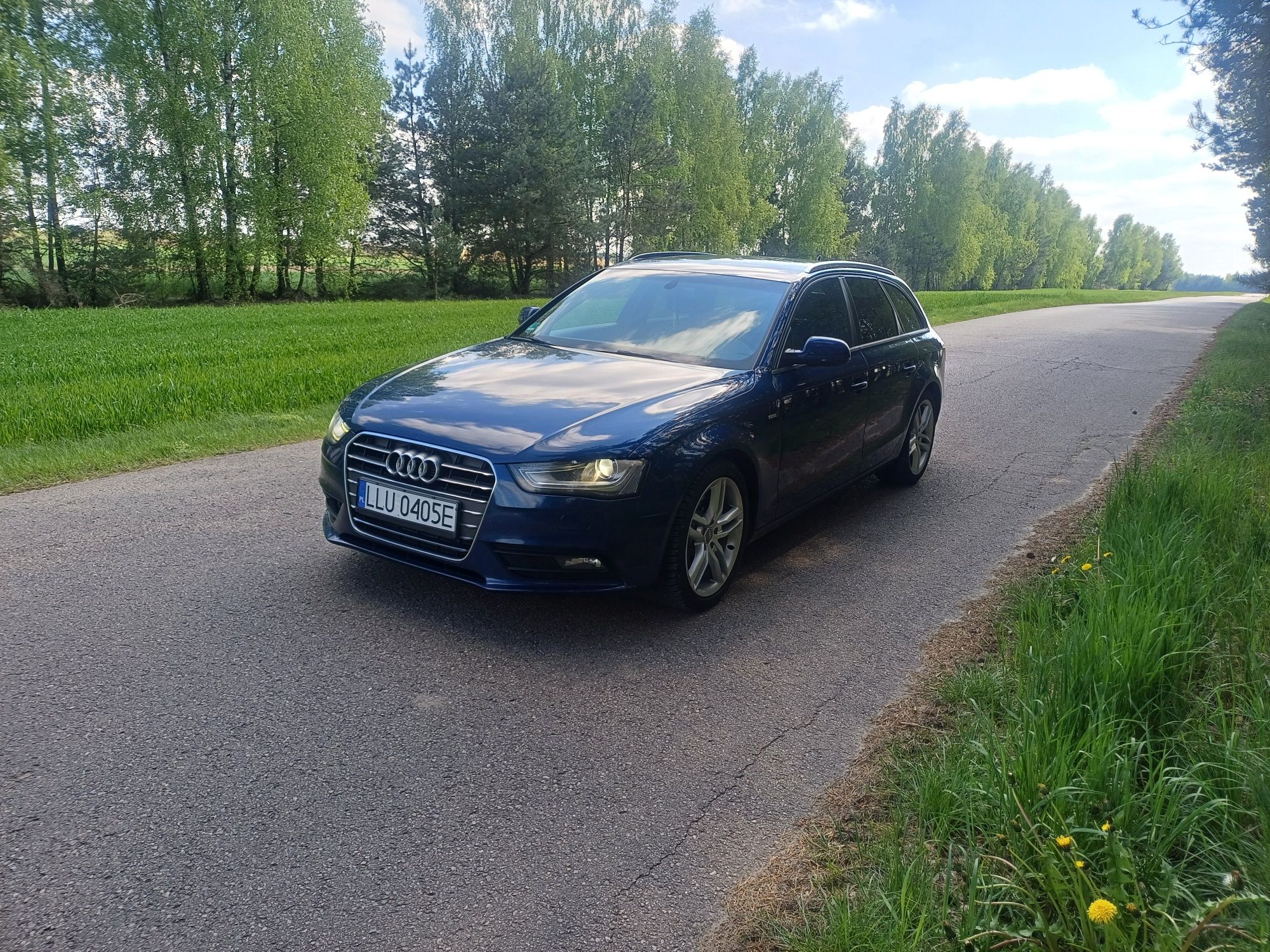 Audi a4 b8 2.0 tdi 177 km s line