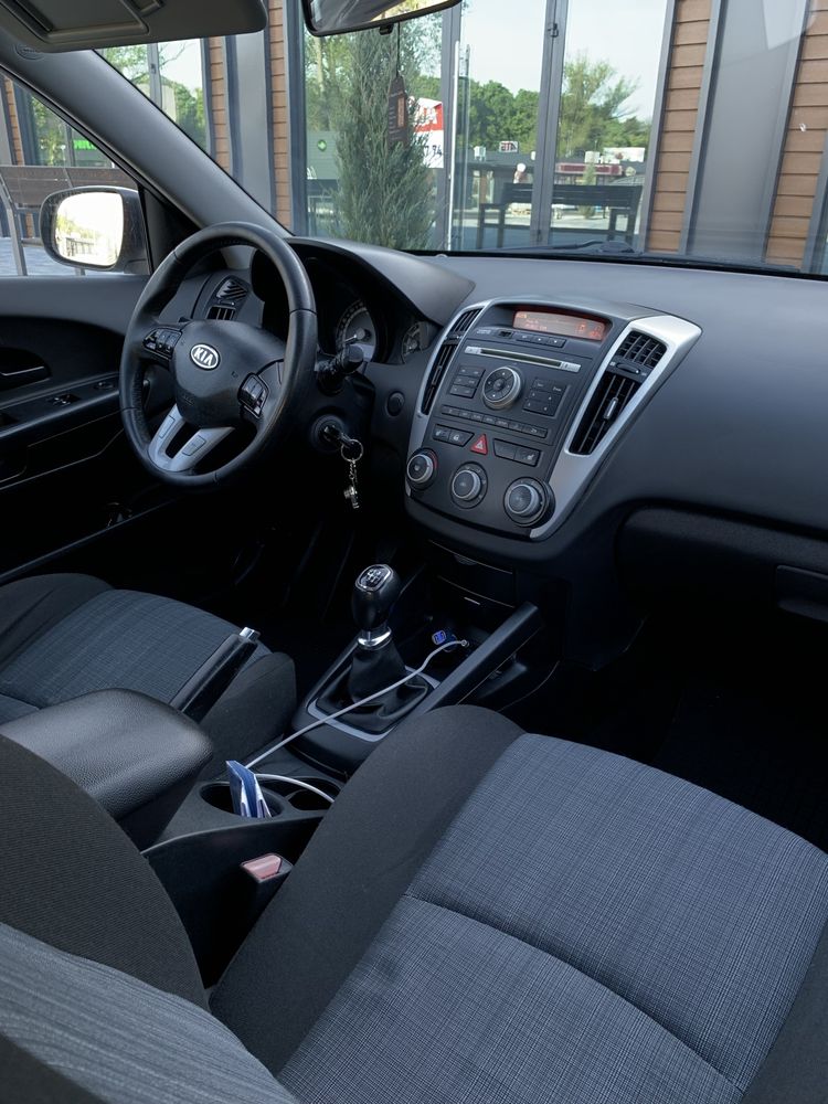 Продам Kia Ceed 2010