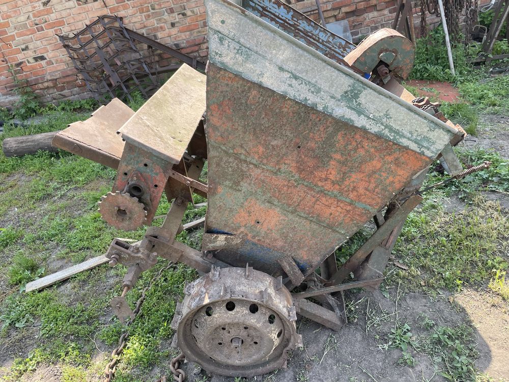 Продам картофелесажалку