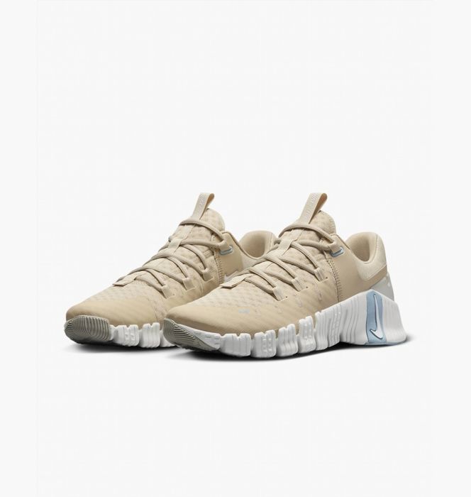Оригінальні жіночі кросівки NIKE FREE METCON 5 WORKOUT SHOES BEIGE DV3