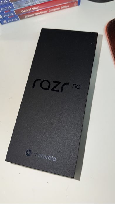Motorola Razr 50 como Novo