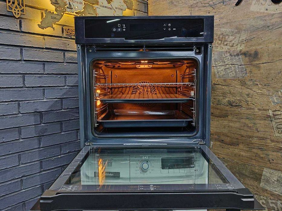 Продається вбудована духова шафа Electrolux EOA5851AAX 
Гарантія!