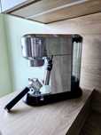 Ekspres kolbowy DeLonghi Dedica Style