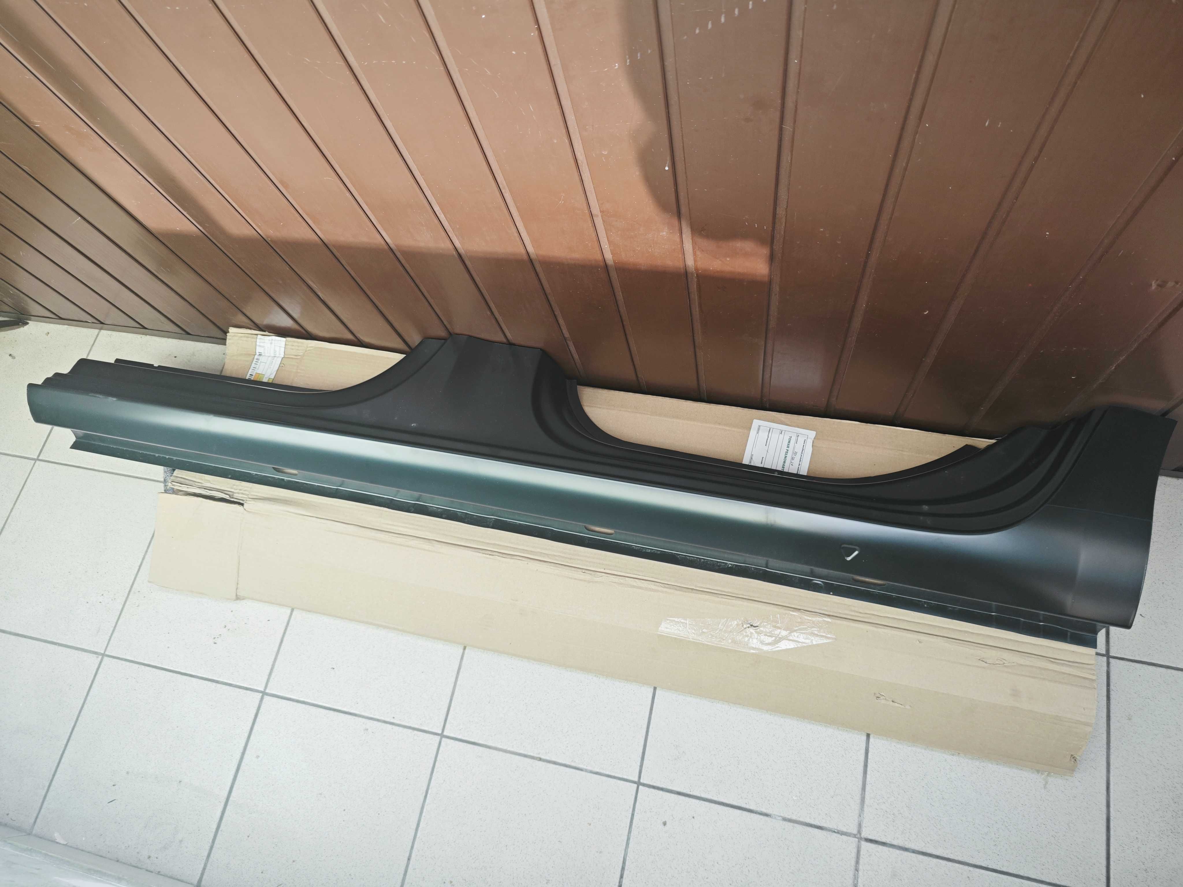 Superb 3 Oryginalne poszycie lewego progu