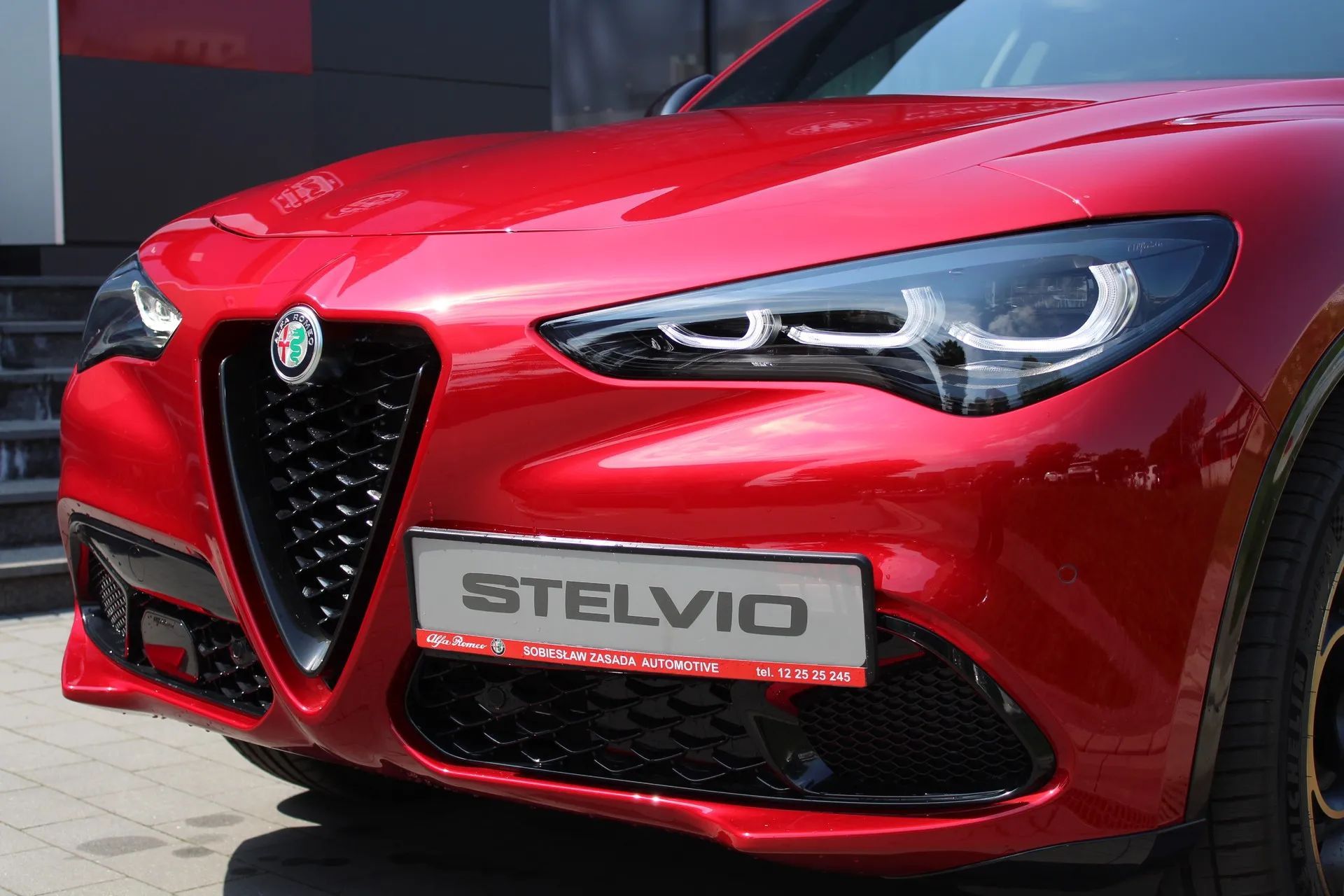Alfa Romeo Stelvio INTENSA w kolorze Etna Red / Leasing od 100% / Kredyt od 0%