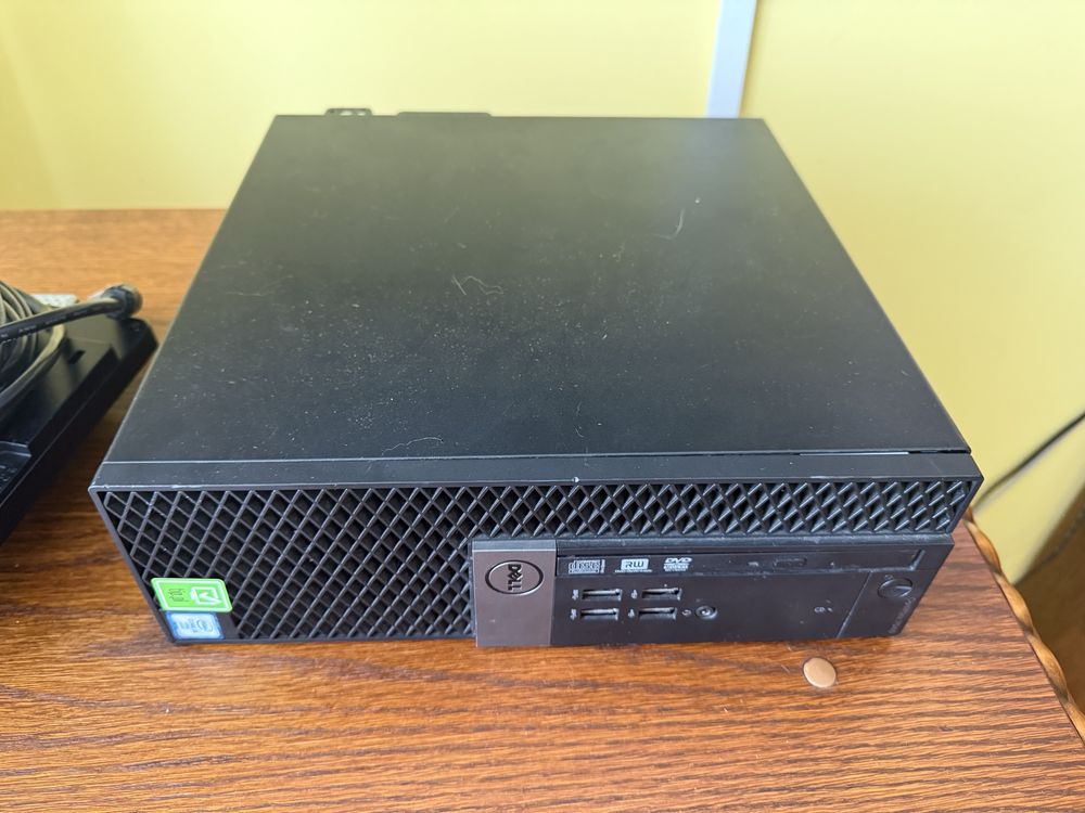 Zestaw komputerowy Dell Optiplex 7040 + Monitor + Klawiatura i mysz