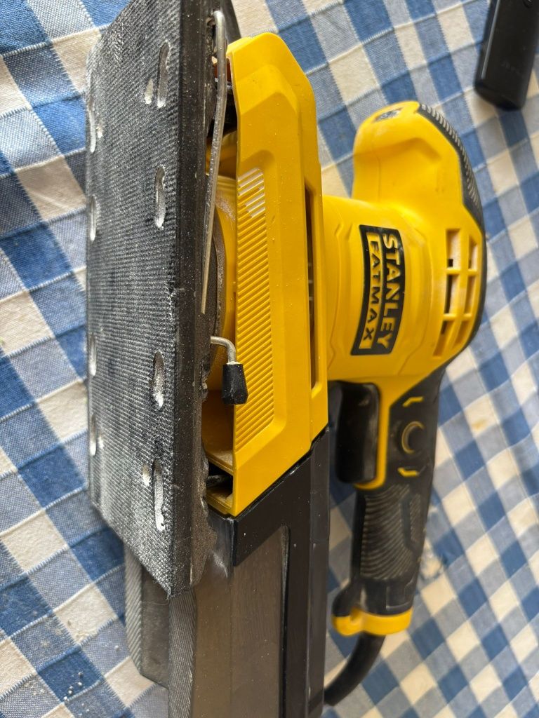 Lixadora Stanley Fatmax segunda mão