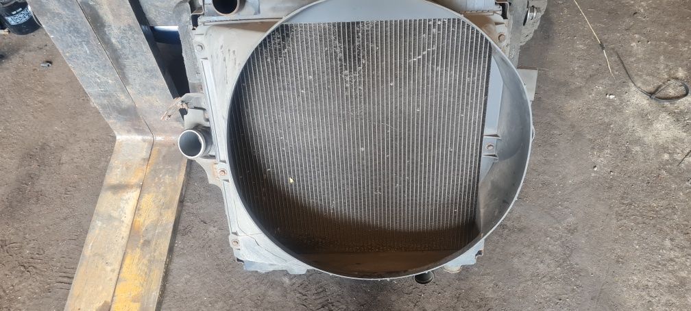 Chłodnica z intercoolerem Mitsubishi Fuso 2008r