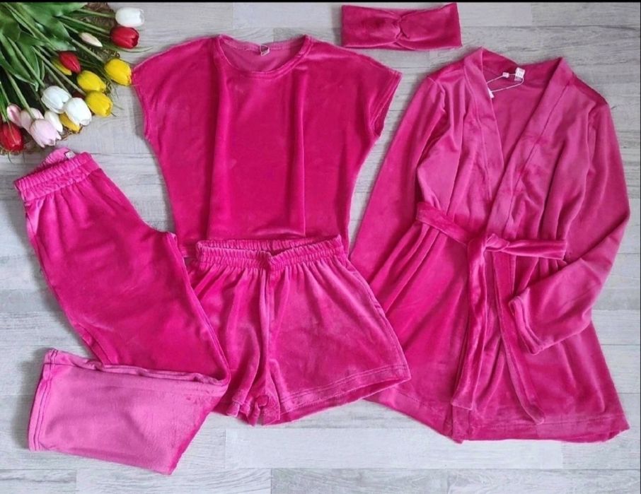 Знову в наявності стильні вілюрові піжами