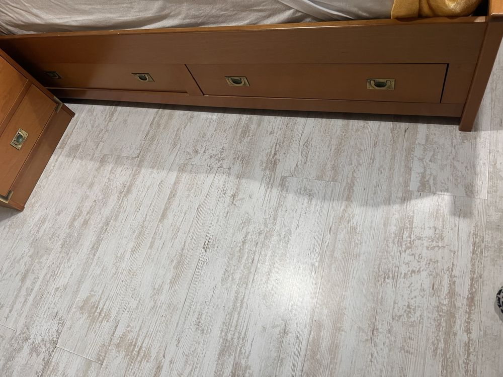 Conjunto de Quarto com Colchao e Comoda