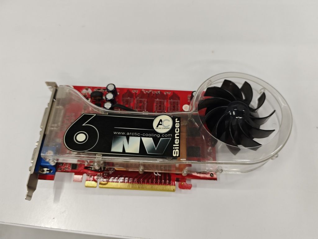 Karta graficzna GeForce 6600  DDR2 Arctic  Silencer
