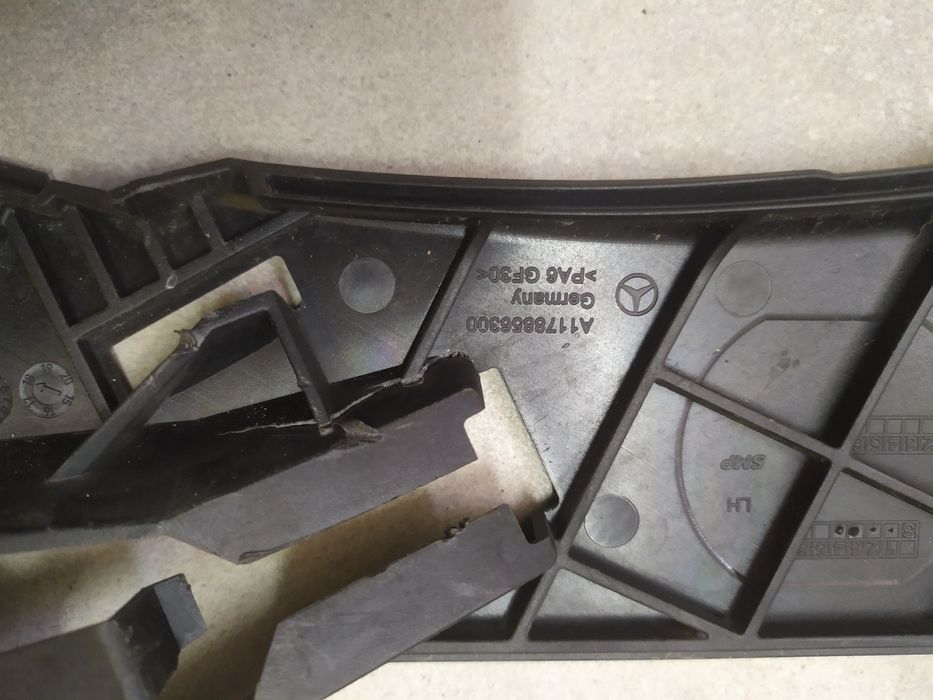 Ślizg zderzaka lewy przód Mercedes CLA W117 lift #67