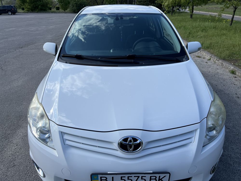 Toyota Auris 2011