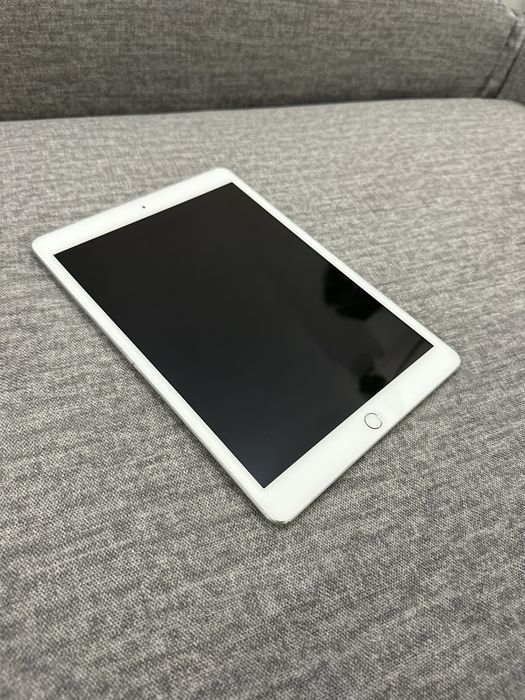 iPad 8 32gb 2020 Wi-Fi Silver (67)