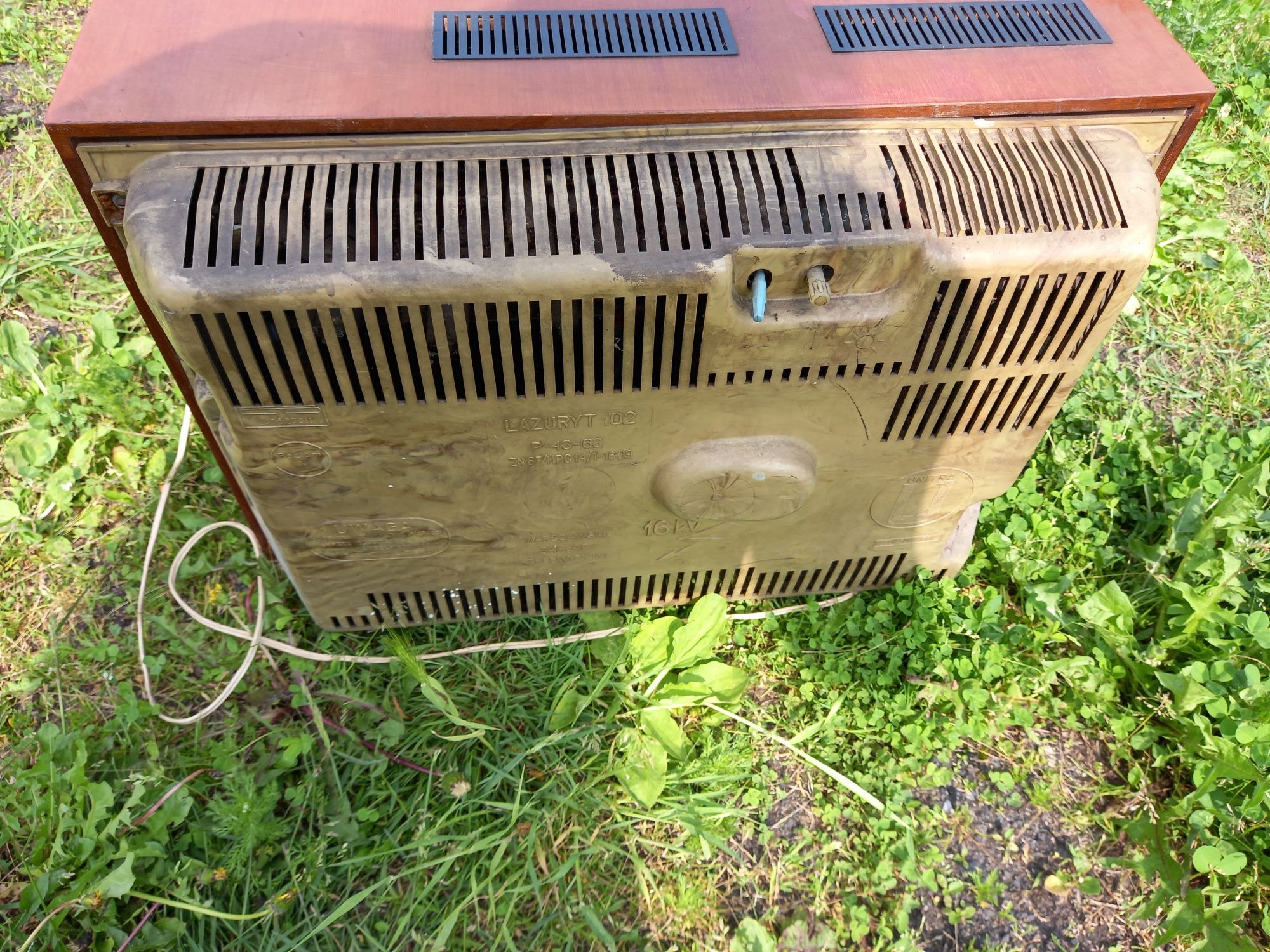 Stary telewizor lazuryt