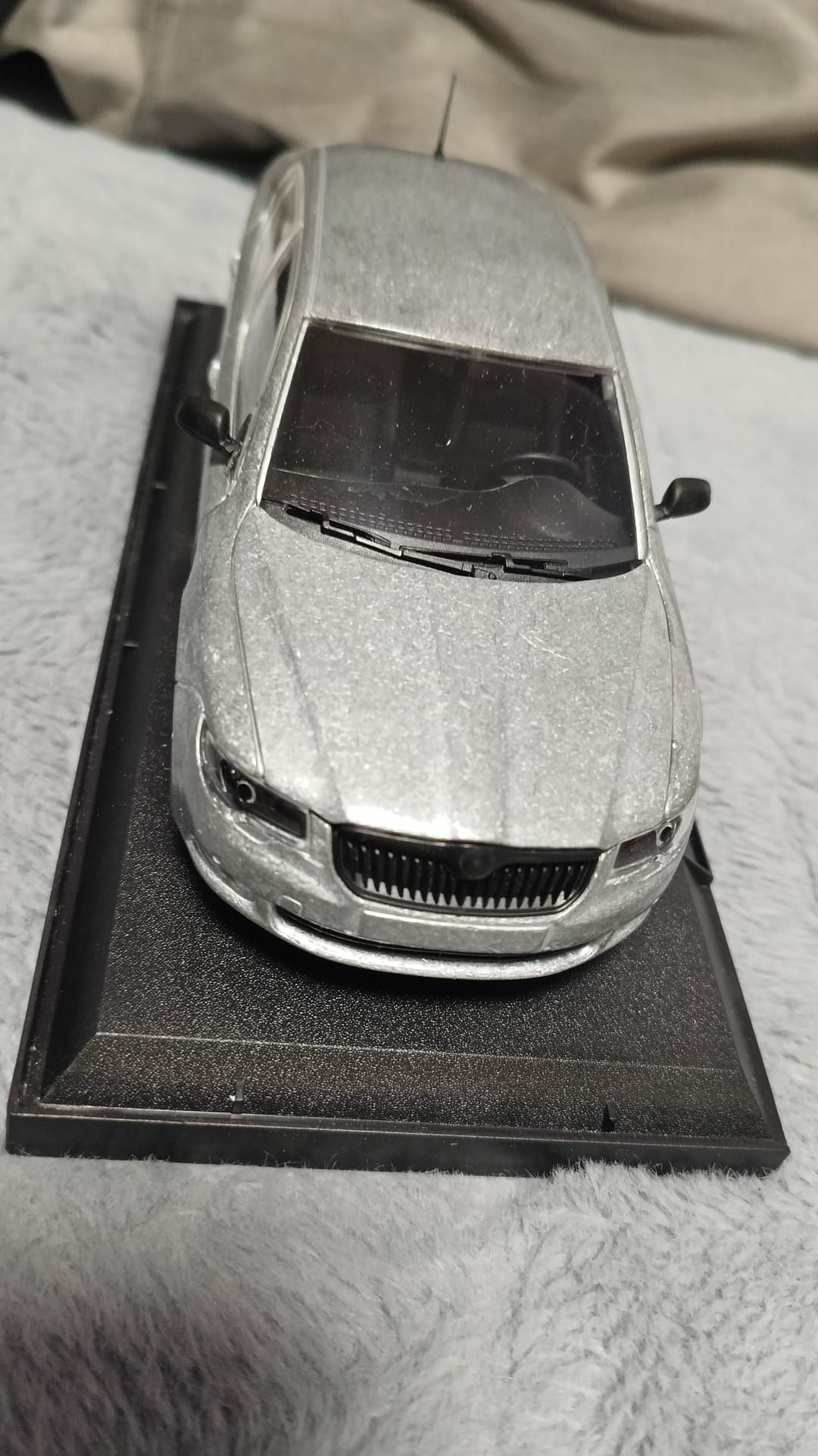 Skoda Superb 1:24 Abrex