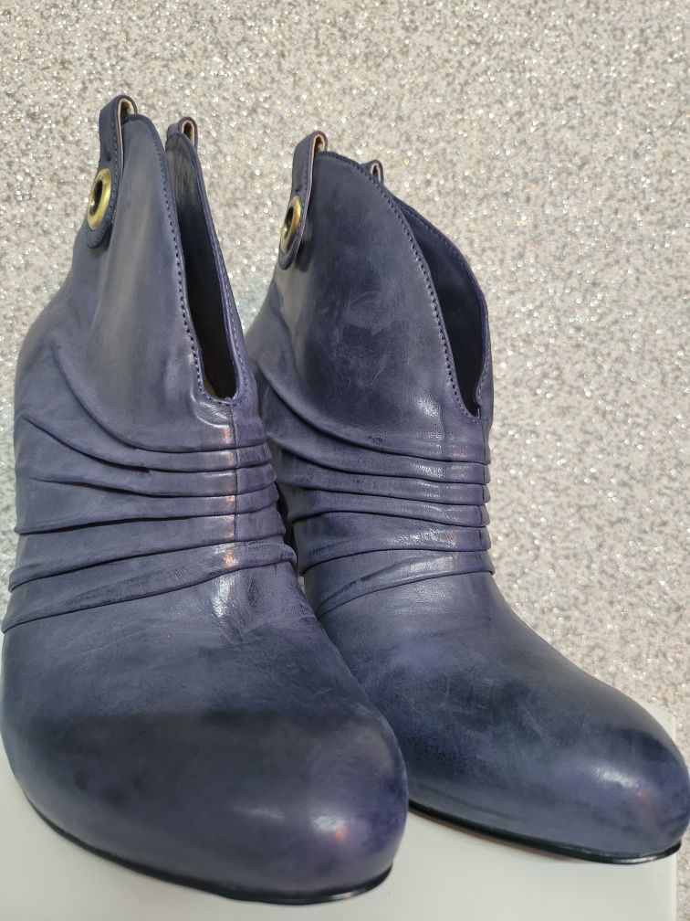 Guess cudne botki roz.39