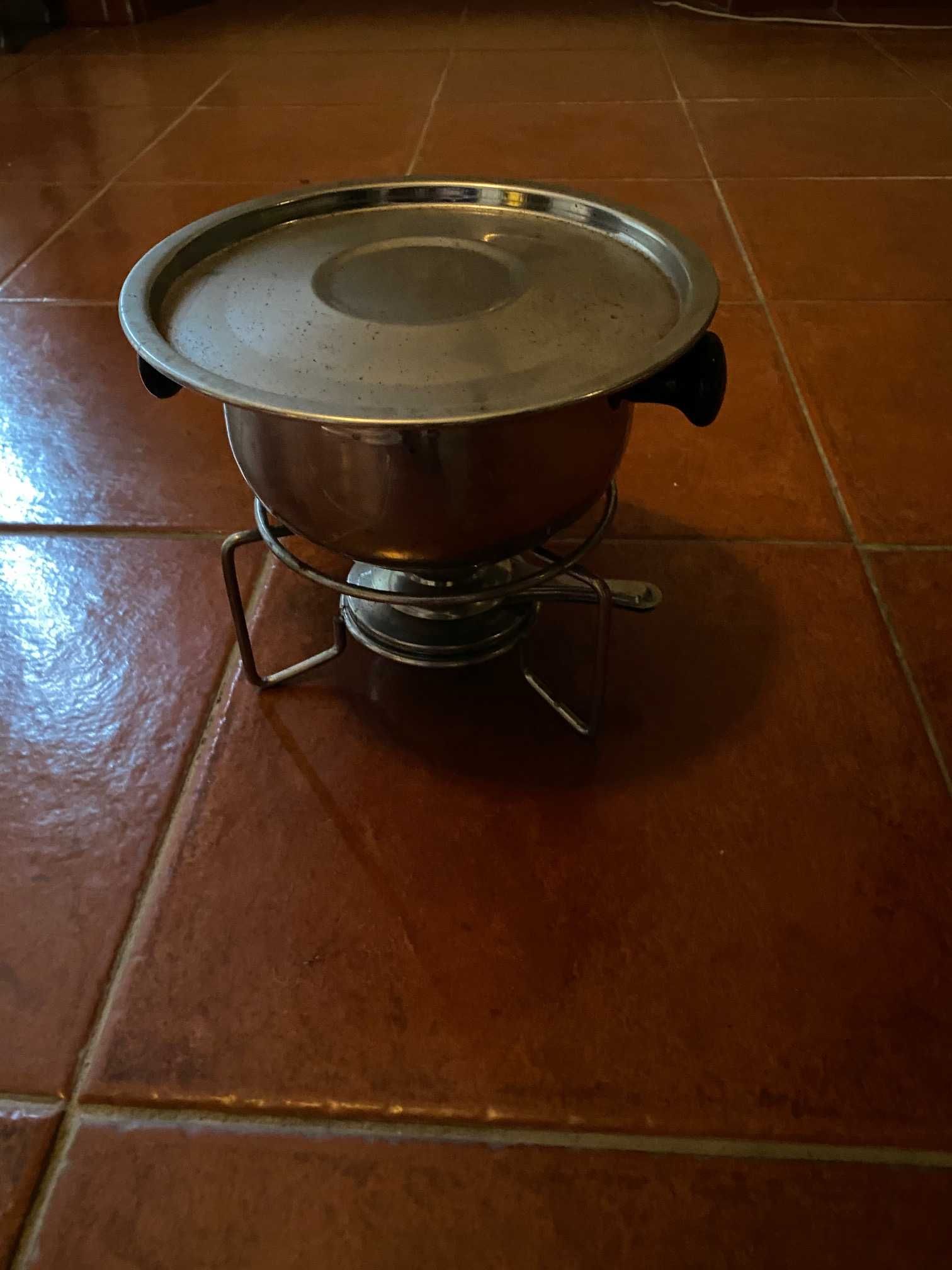 fondue novo ainda em plastico