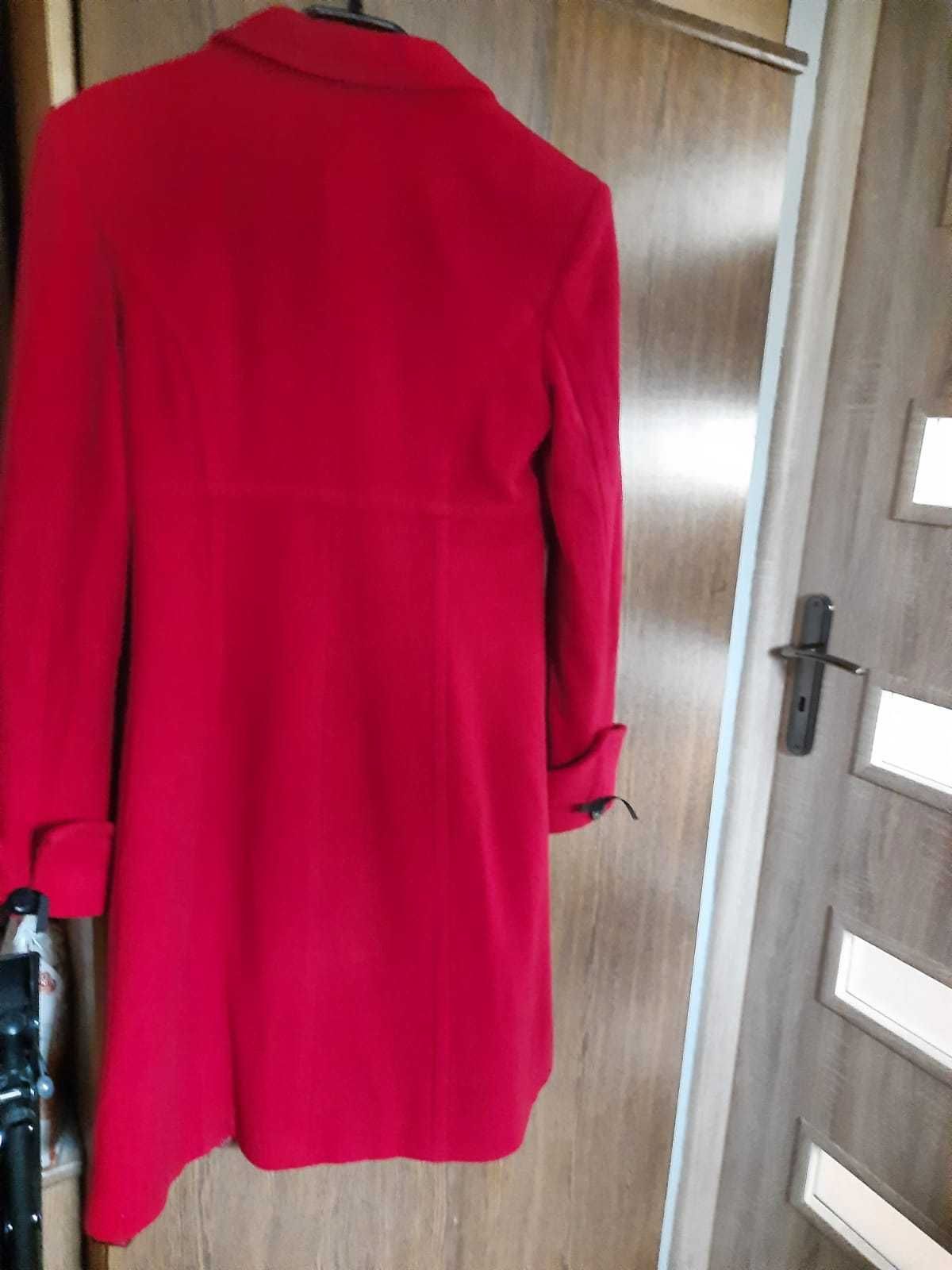 Czerwony  elegancki płaszcz Roz.36 Dobry gatunkowo.