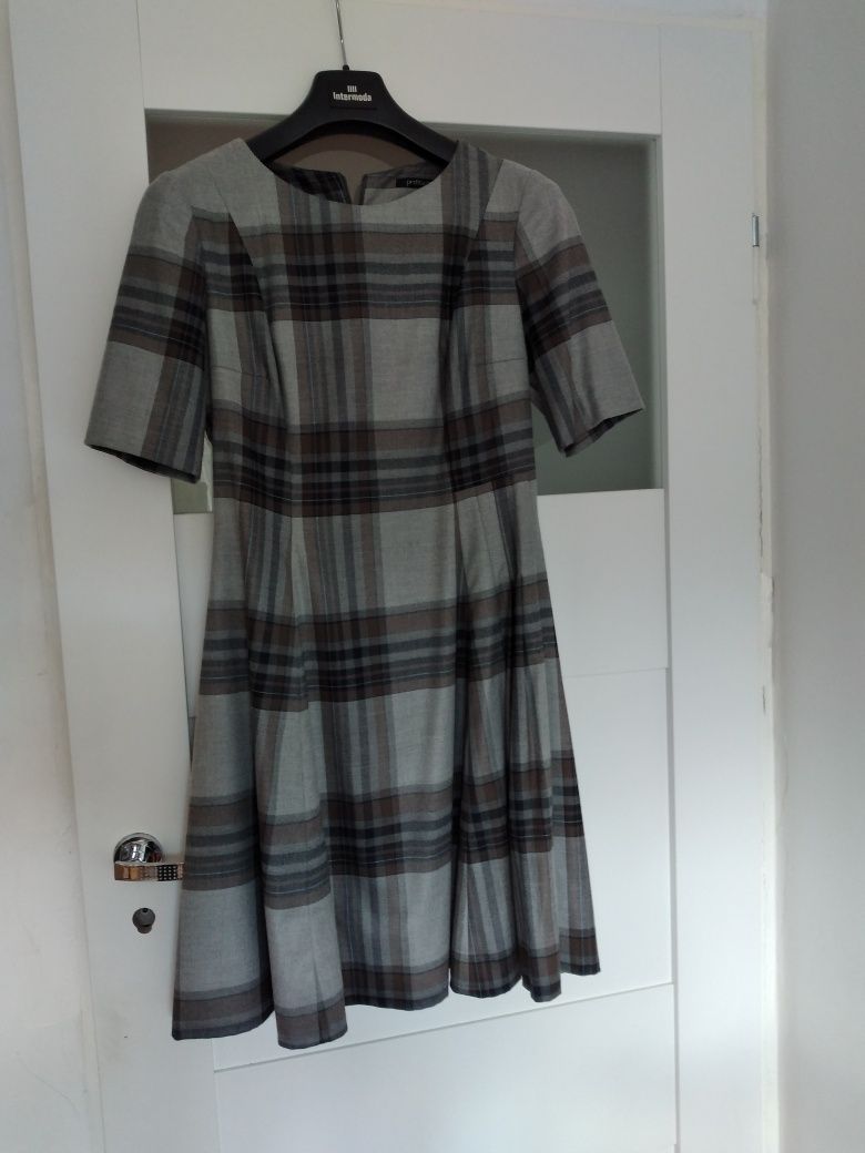 Wełniana sukienka 40