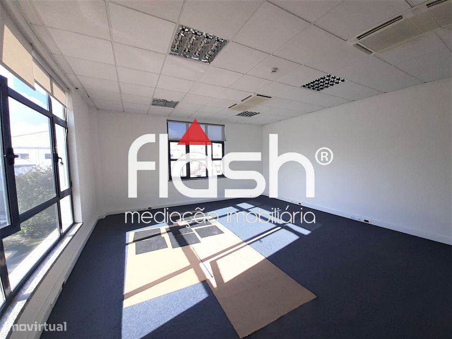 Escritórios em Edifício empresarial no Cacém