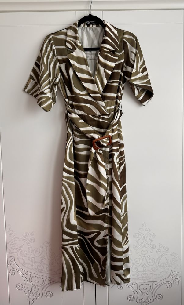 Sukienka midi Zara XS beżowo-zielony print