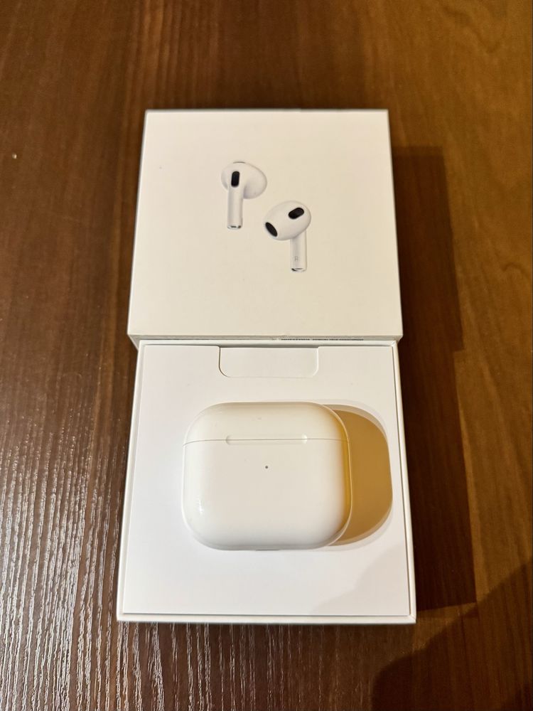 Apple Airpods 3 generacji