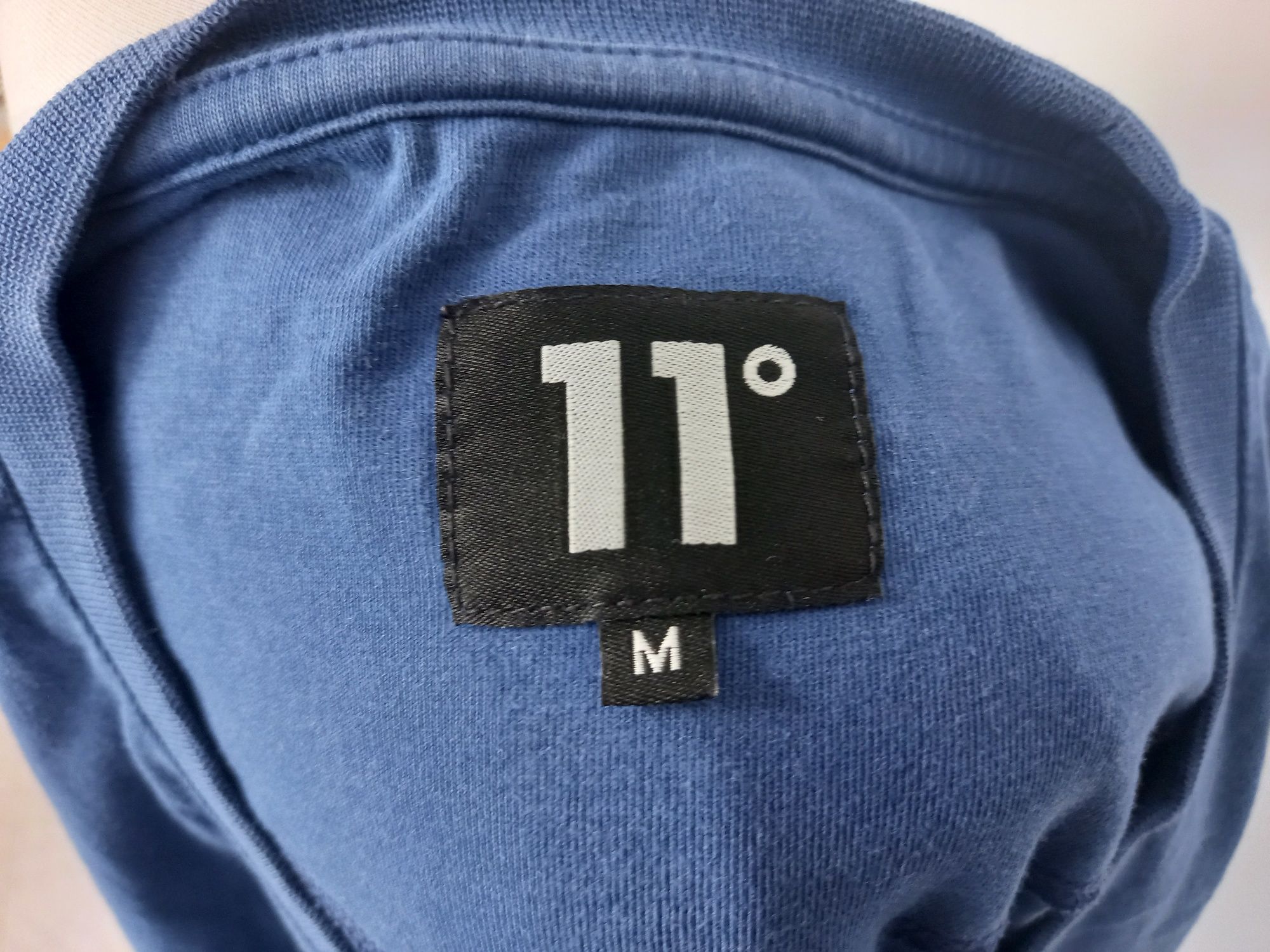 Koszulka T-shirt eleven degrees r. M
