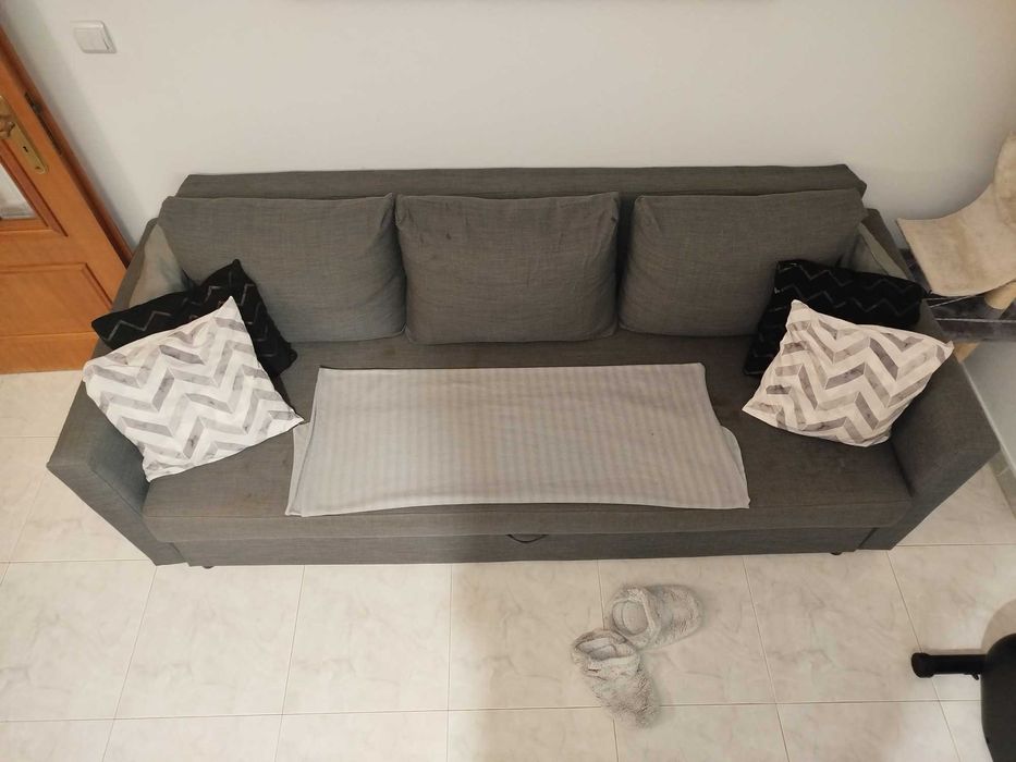 Sofá-Cama com Arrumação