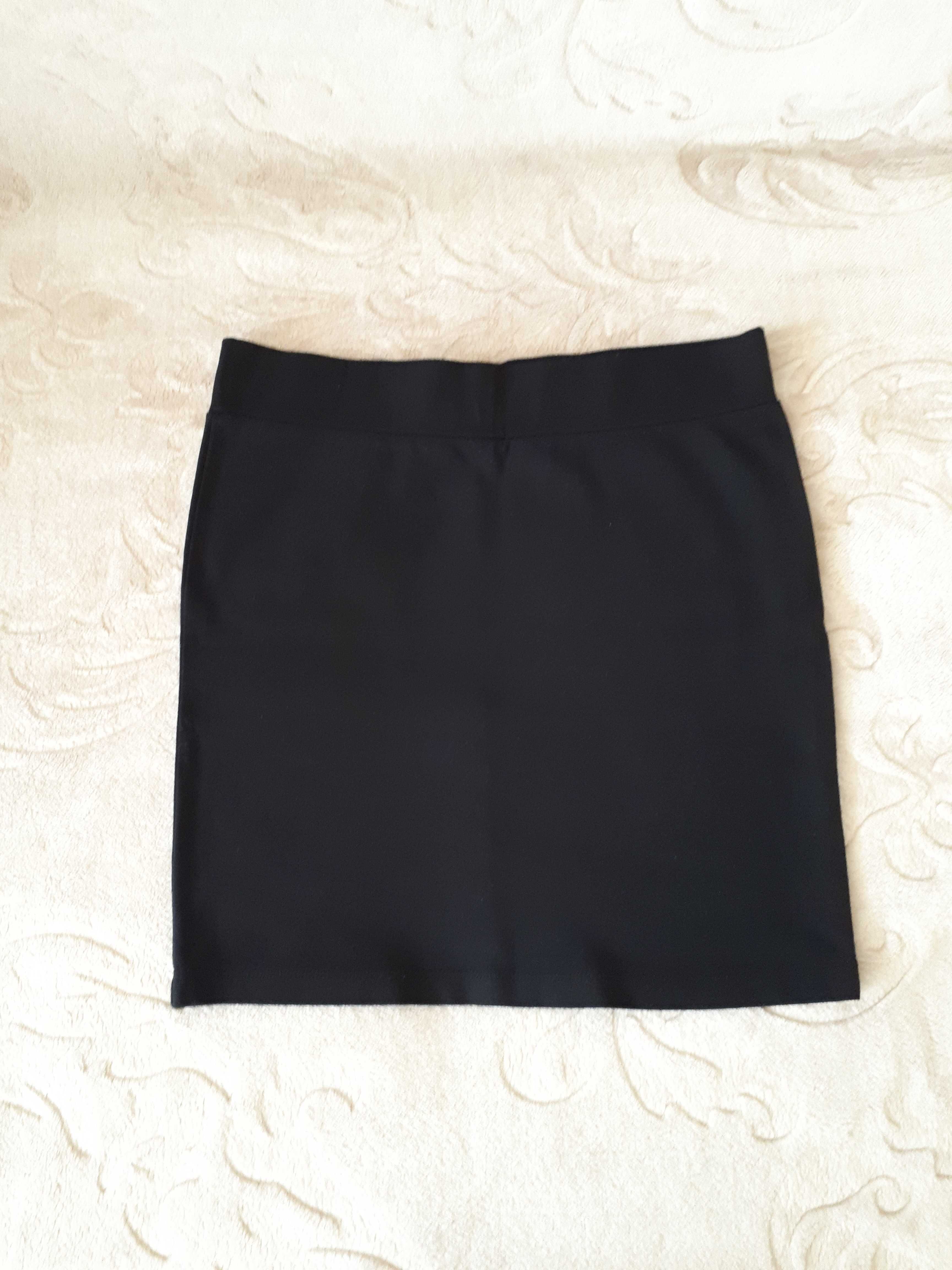 Czarna spódnica materiałowa roz. M - mała czarna