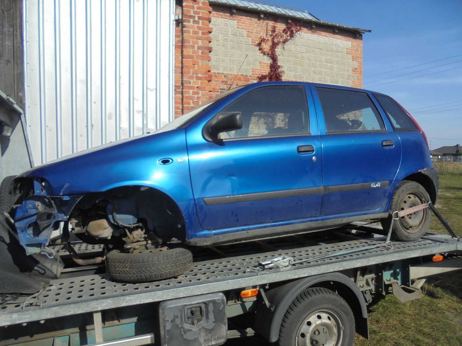 Fiat Punto I 1.1 benzyna kolor niebieski metalik 5 drzwi na części