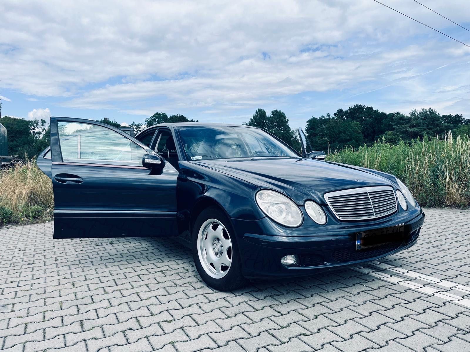 Mercedes-Benz E klasa 211. 2004 rok, Sedan.