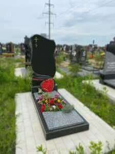 Гранітні пам’ятники