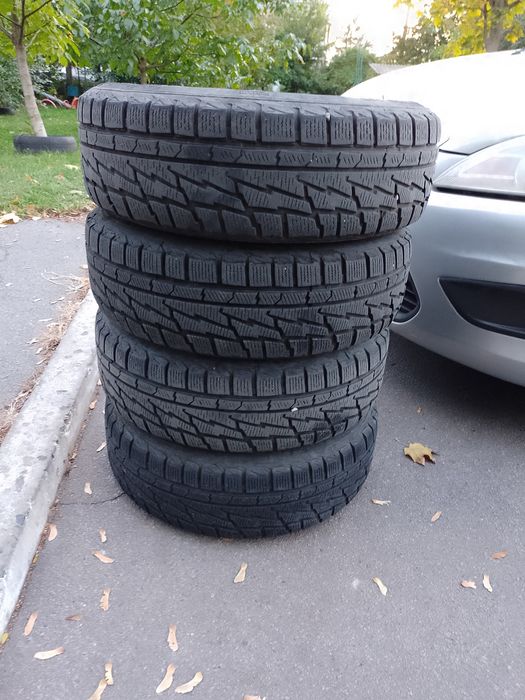 Резина зима 195/65R 15.