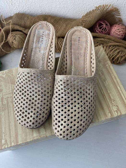 Босоножки кожаные фирменные