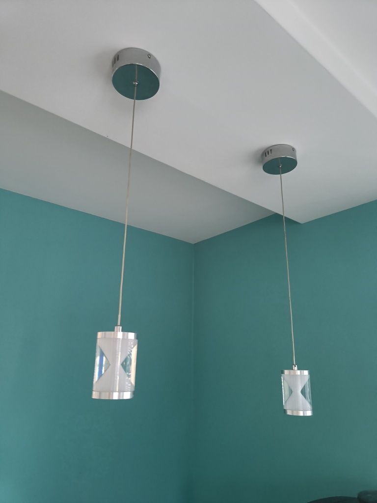 Lampy LED w kształcie klepsydry