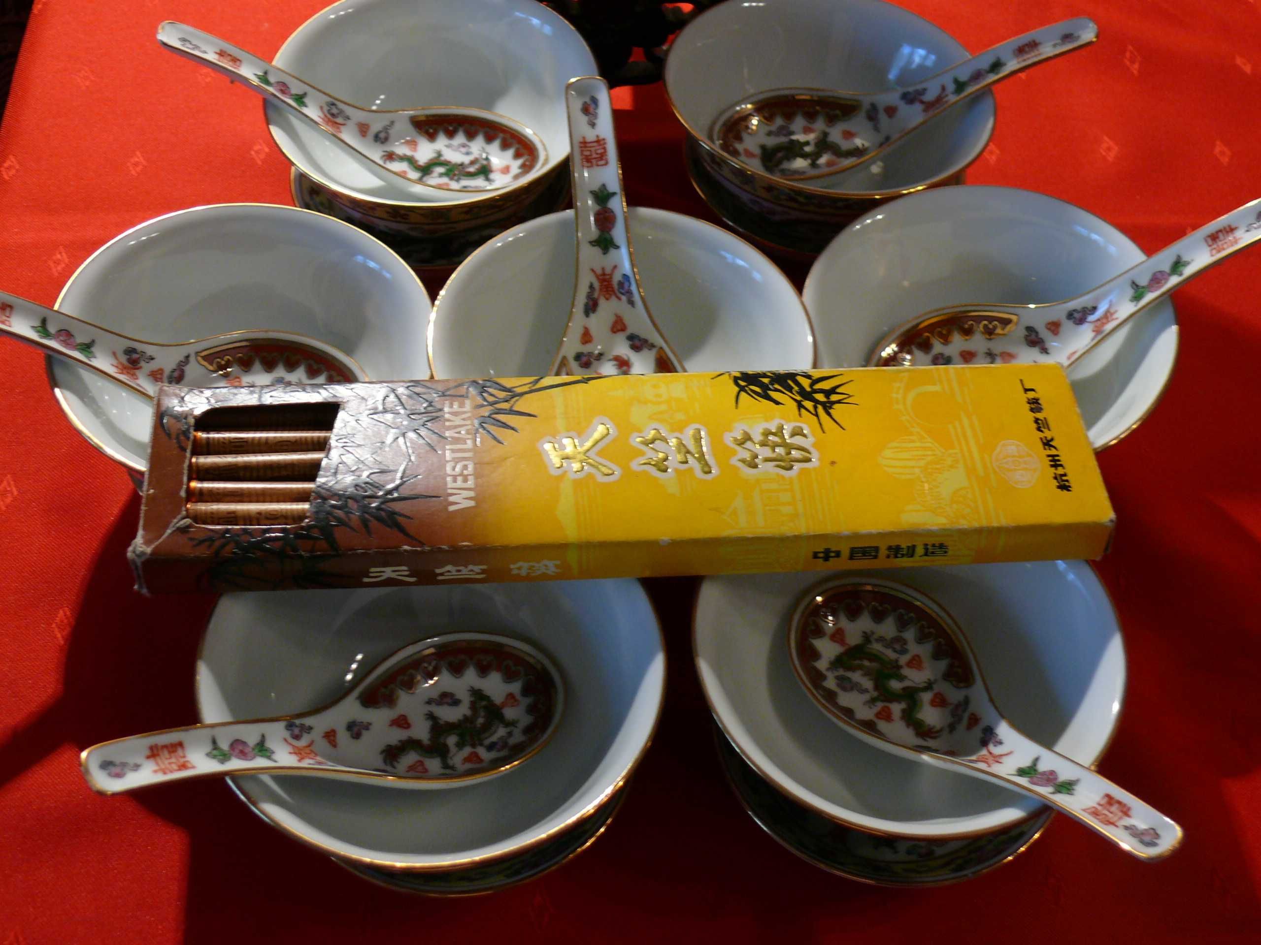 Chińska porcelana miseczki z łyżkami pałeczki bambusowe