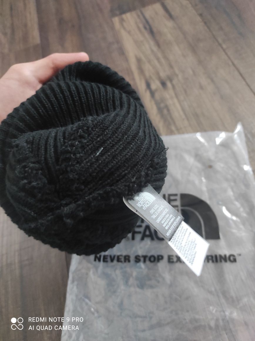 2 czapki the north face biala i czarna
