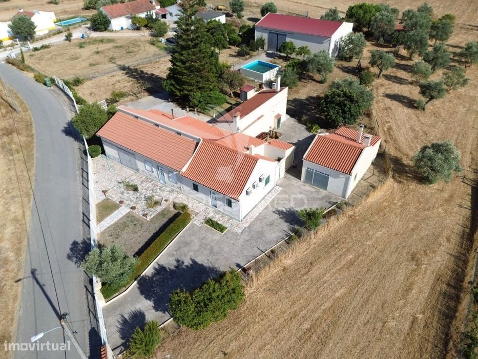 Moradia T4+1 - Ribeira da Pipa, Santarém