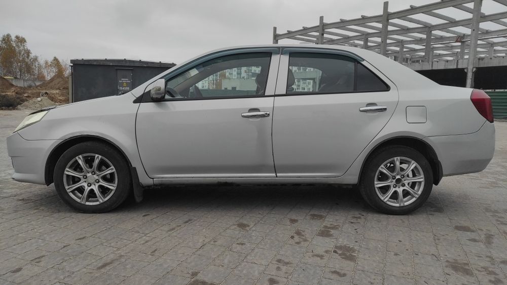 Geely mk 2009 рік