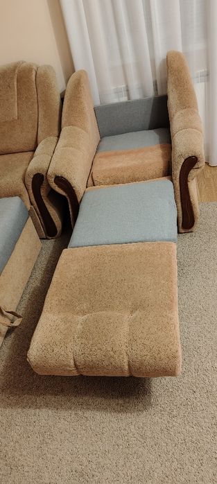 Терміново продам кутовий диван та крісло