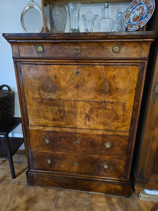 Secretária à abattant Luís Filipe, pela melhor oferta