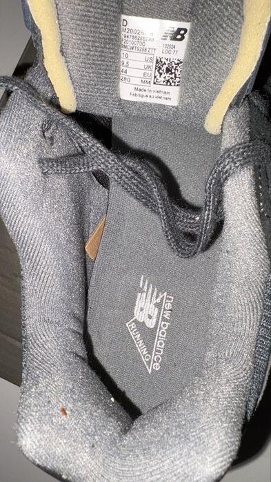 Оригінальні кросівки New balance 2002R чорного кольору