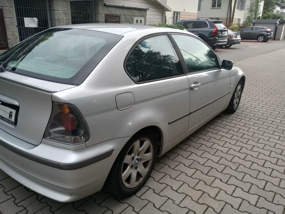 Zadbane BMW Seria 3 z Rok 2001