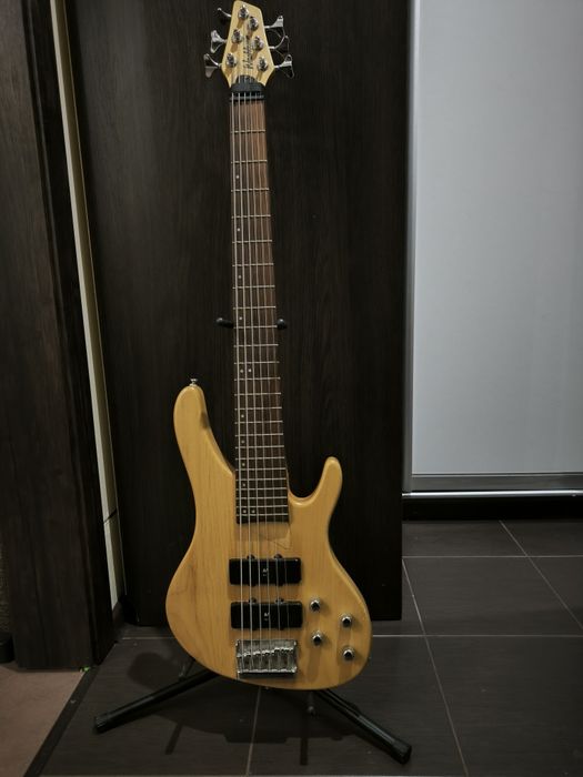 Wahburn xb 600 - 6 струнна бас гітара