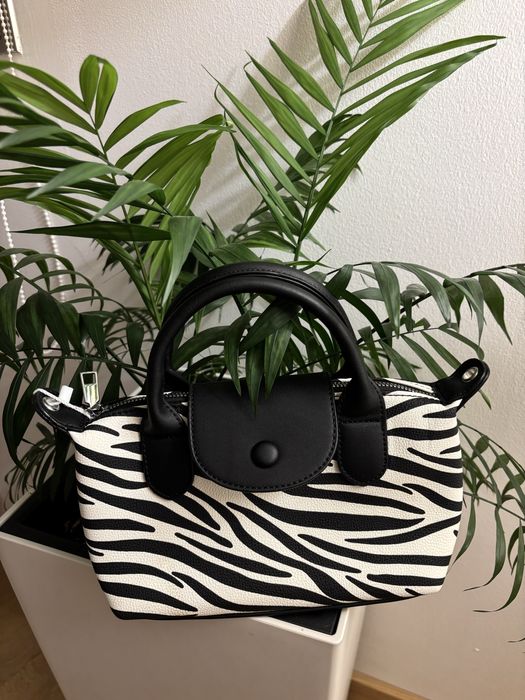 Mala padrao animal print/zebra em preto e branco, tamanho S.