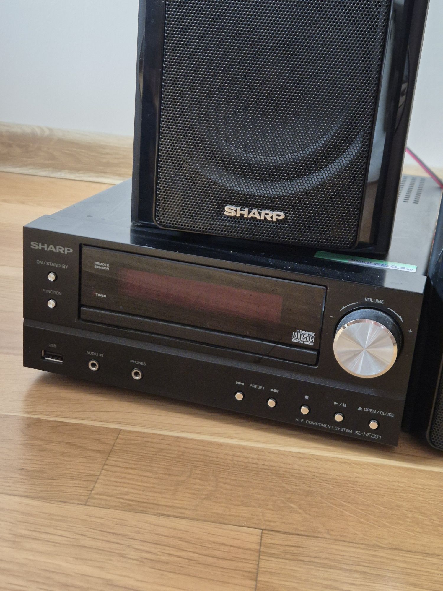 Wieża stereo Sharp XL-HF201PH z pilotem i głośnikami