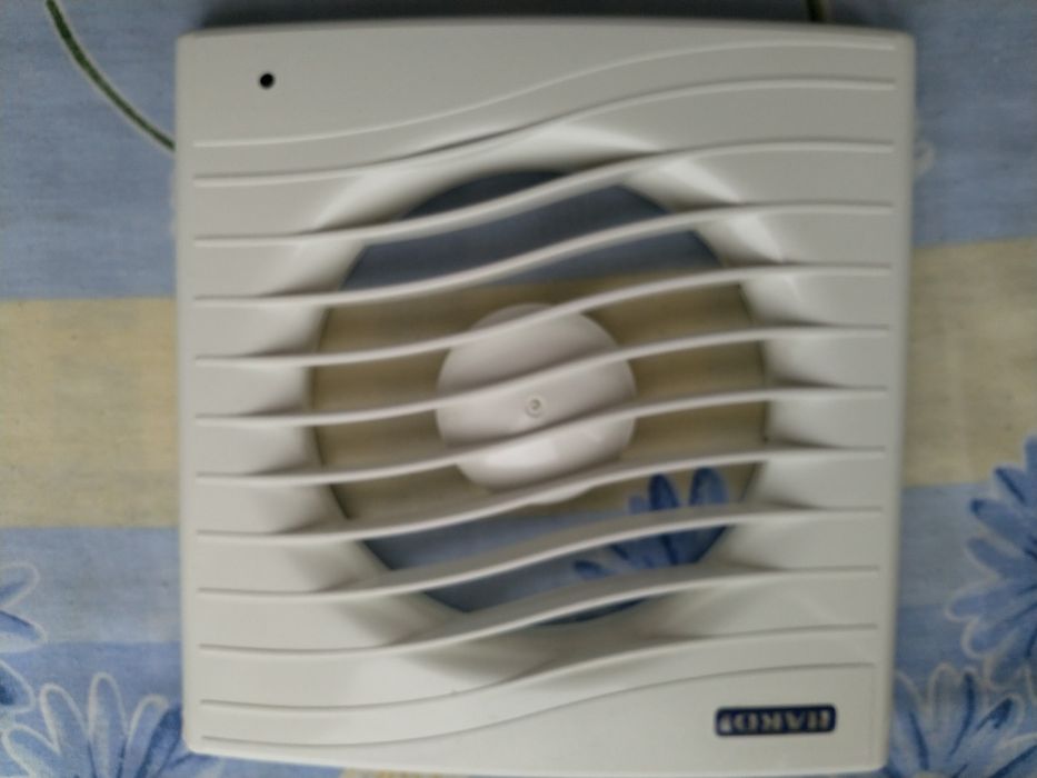 Корпус вытяжного вентилятора и лопасти