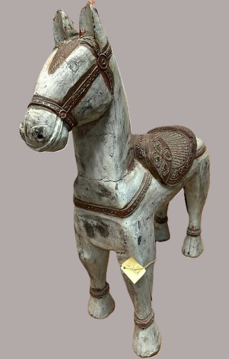 Cavalo antigo, decorativo em madeira maciça
