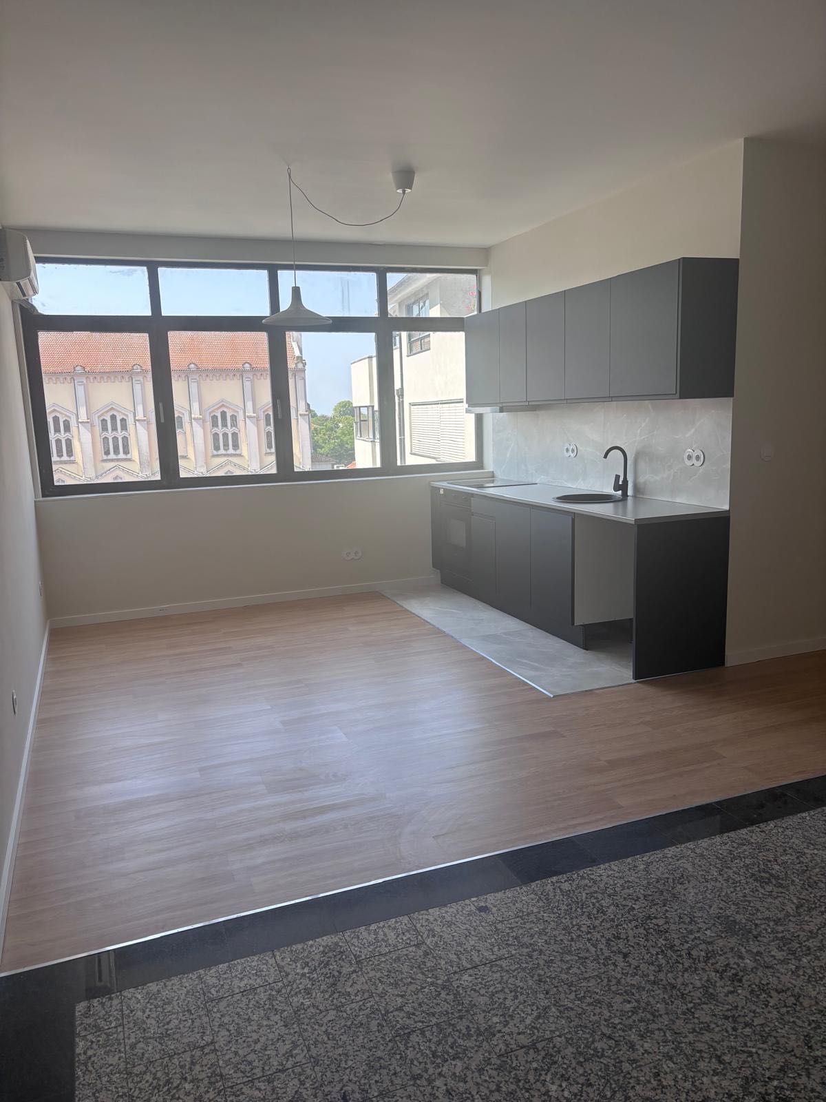 Apartamento T2 Remodelado a Estrear – Localização de Excelência